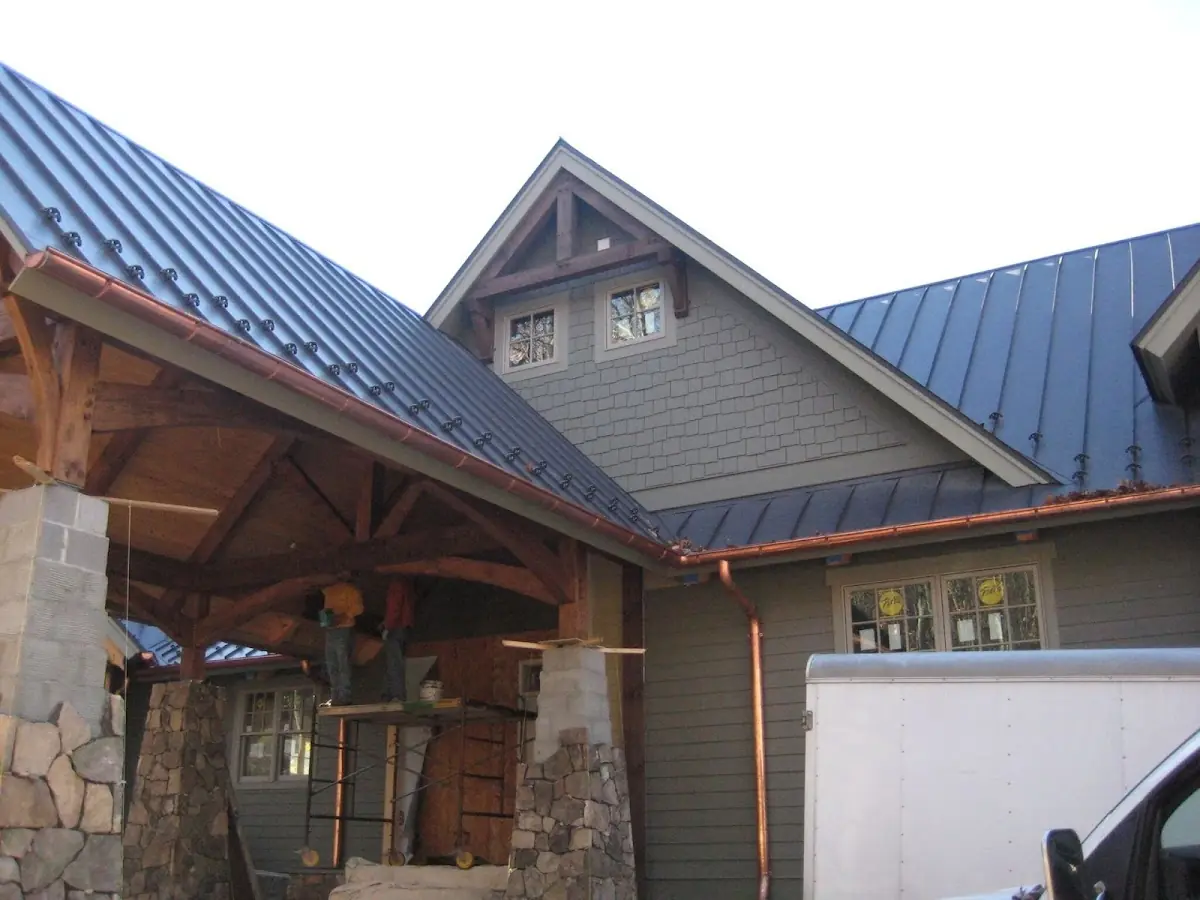Craftsman Roofing team delivering quality roofing work in Magnolia Park